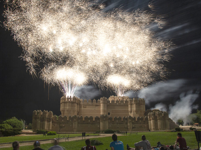 FUEGOS ARTIFICIALES CASTILLO DE COCA 2022
